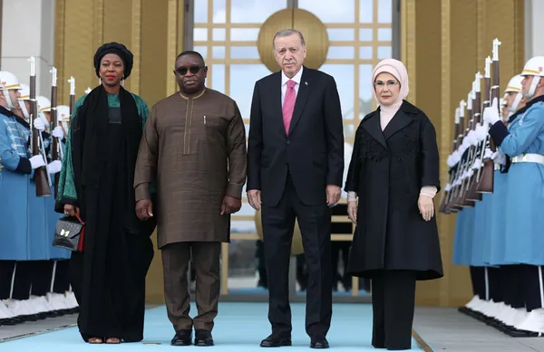baskan-erdogan-sierra-leone-cumhurbaskani-bio-ile-gorustu-1678191315789.jpg Başkan Erdoğan'dan Brunei Darüsselam Sultanı ile ortak basın toplantısında önemli açıklamalar-16