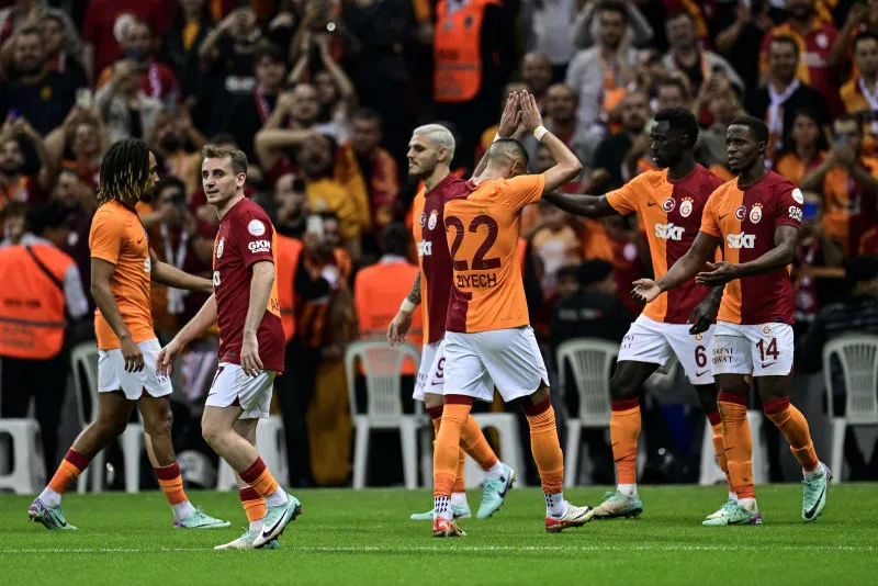 GALATASARAY HABERLERİ | Okan Buruk'un 11'i belirledi! Bayern maçında o isim sahada - 2