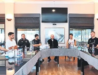 Yücel takımla yemekte buluştu