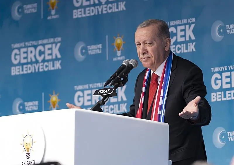 Başkan Erdoğan'dan CHP ve DEM'e gönderme: Talimat Kandil'den uygulama İstanbul ve Ankara'da! | Emeklilere mesaj | TOKAT MİTİNGİ-4