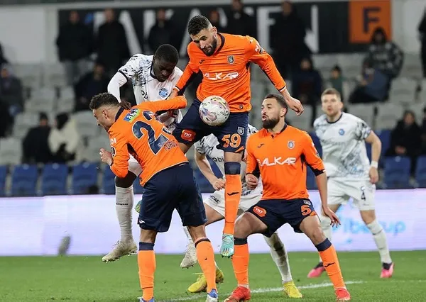 basaksehir-evinde-adana-demirsporu-devirdi-basaksehir-2-1-adana-demirspor-mac-sonucu-1673280878422.jpeg Başakşehir evinde Adana Demirspor'u devirdi | Başakşehir 2 - 1 Adana Demirspor MAÇ SONUCU-3