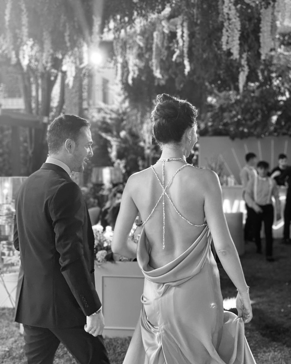 on-balayina-cikmislardi-demet-ozdemir-ve-oguzhan-kocun-dugun-tarihi-belli-oldu-geri-sayim-basladi-1657319906254.jpg Ön balayına çıkmışlardı! Demet Özdemir ve Oğuzhan Koç'un düğün tarihi belli oldu! Geri sayım başladı-4