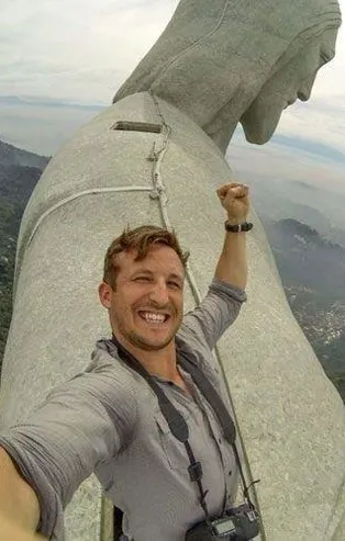 "Selfie çekeyim" derken başına öyle bir şey geldi ki! Her şey bir anda oldu...