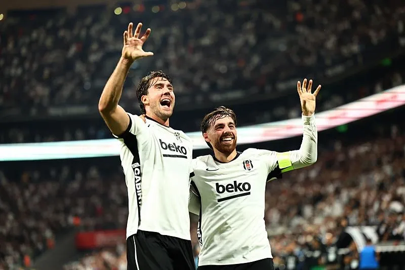 juventustan-vlahovic-aciklamasi-pesinden-kosmam-1789373240158.jpeg Juventus'tan Vlahovic açıklaması: "Peşinden koşmam"-3
