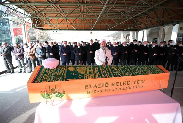 SON DAKİKA: Hafız Abdullah Nazırlı kimdir, kaç yaşındaydı, nereli? Başkan Erdoğan da cenazeye katıldı! Vasiyeti yerine getirdi-4