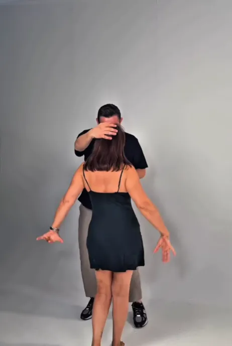 1778760105413.png Hülya Avşar Serenay Sarıkaya ve Mert Demir'in dansını tiye aldı: "Kusura bakmayın dayanamadım"-5