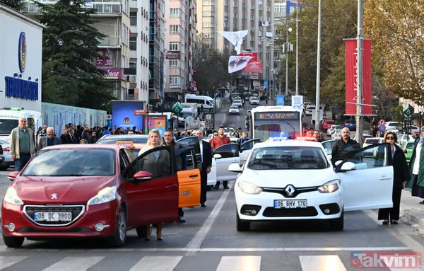 Atatürk'ün ebediyete intikalinin 85. yılı! Saygı ve özlemle tüm yurtta anıldı... CHP Taksim'e çelenk götürmeyi unuttu - 37