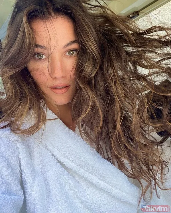 Yargı’nın Ceylin’i Pınar Deniz yırtmaçlı pantolonuyla boy gösterdi! Fit haliyle dikkat çeken Pınar’a bakın ortalığı yıktı geçti - 3