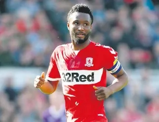 Adebayor ve Mikel atağı