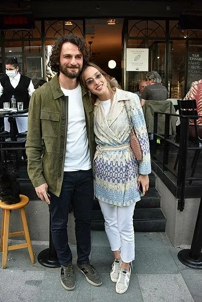 yakisikli-oyuncu-birkan-sokullu-ile-sosyetik-sevgilisi-eda-gurkaynak-evlilik-hazirliklarina-basladi-1653766243898.jpeg Yakışıklı oyuncu Birkan Sokullu ile sosyetik sevgilisi Eda Gürkaynak evlilik hazırlıklarına başladı-3