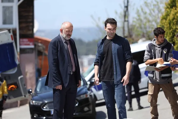 yalniz-kurt-16-bolum-fragmani-nefes-kesti-musluman-ayni-delikten-iki-defa-isirilmaz-1651874977224.jpg Yalnız Kurt 16. bölüm fragmanı nefes kesti: “Müslüman aynı delikten iki defa ısırılmaz”-4