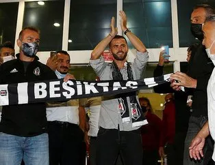 Beşiktaş taraftarından Pjanic’e coşkulu karşılama