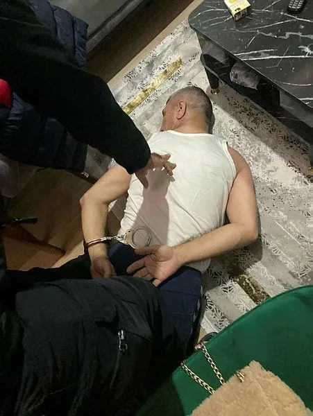 5-ilde-organize-suc-orgutu-operasyonu-20-adres-basildi-1669355829345.jpeg 5 ilde organize suç örgütü operasyonu! 20 adres basıldı-2