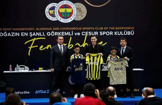 Fenerbahçe ile sözleşmesinin bittiği söylenen Mesut Özil'in menajerinden fesih açıklaması! Hala Fenerbahçe'nin topçusu-4