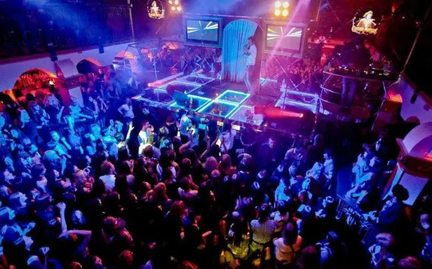 eglence-mekanlari-acildi-mi-1-haziran-bar-pub-gazino-gece-kulupleri-pavyonlar-acilacak-mi-ne-zaman-acilacak-1622552131865.jpg Eğlence mekanları açıldı mı? 1 Haziran bar, pub, gazino, gece kulüpleri, pavyonlar açılacak mı? Ne zaman açılacak?-4