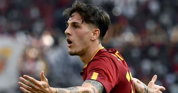 guzel-kadro-cimbomun-capkin-futbolcusu-nicolo-zaniolo-oyuncu-elif-yilmaz-ile-ask-yasiyor-1683059265199.jpeg Galatasaray'ın yıldız oyuncusu Nicolo Zaniolo'nun çapkınlıkta üstüne yok! Şimdi de güzel oyuncu ile girerken yakalandı-3