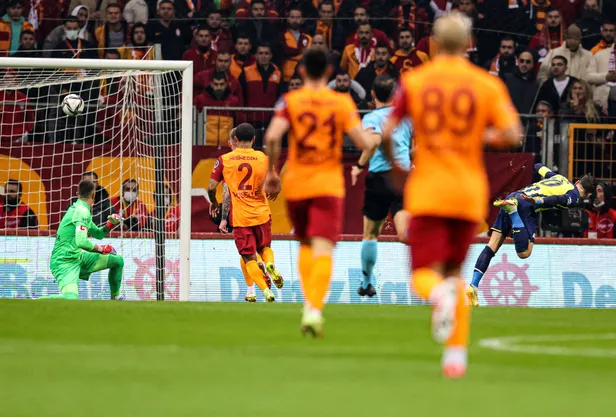 galatasaray-fenerbahce-mac-ozeti-gs-fb-derbisi-golleri-ozeti-ve-onemli-anlar-1637516950589.jpg Galatasaray Fenerbahçe maç özeti! Galatasaray Fenerbahçe GS FB derbisi golleri, özeti ve önemli anlar!-4