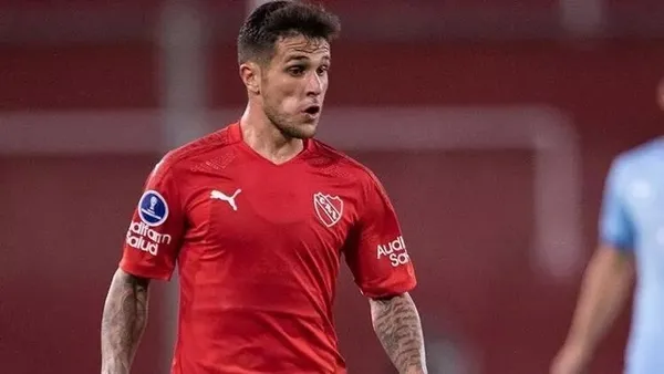 Fenerbahçe 2 yıldızı daha bitirmek istiyor! Sağa Fabricio Bustos sola Zaidu Sanusi-4