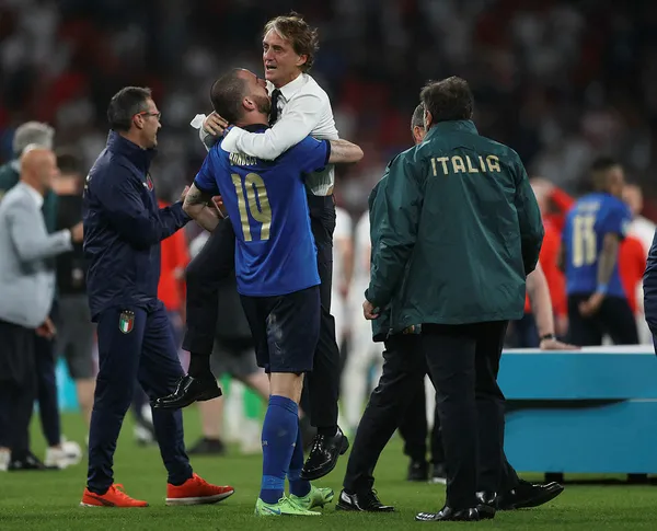 italya-ingiltereyi-penaltilarda-devirerek-avrupa-sampiyonu-oldu-1626041108011.jpg İtalya, İngiltere'yi penaltılarda devirerek Avrupa Şampiyonu oldu-7