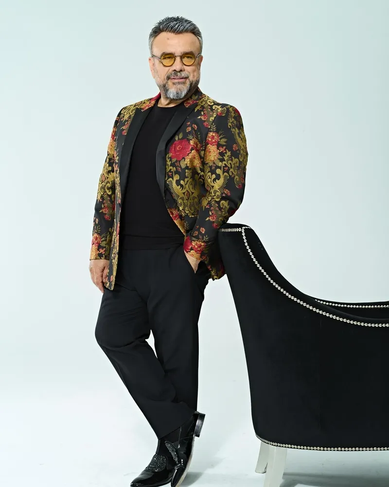 bulent-serttasin-oglu-emir-resit-oldu-hediyesi-dikkat-cekti-1770875660387.jpg Bülent Serttaş'ın oğlu Emir reşit oldu! Hediyesi dikkat çekti-3