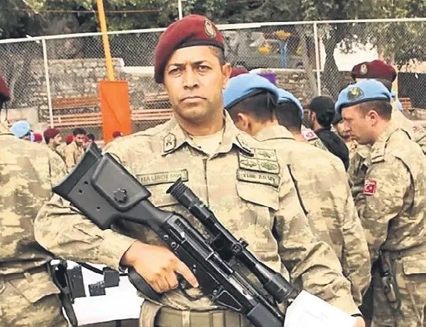 Şehit Ömer Halisdemir’in kabri doldu taştı!