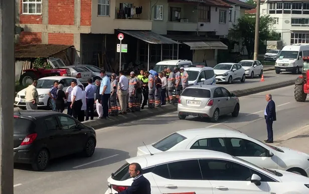 Sakarya'da korkunç kaza! Otomobile çarpıp karşı şeride uçtu: 2 yaralı-4