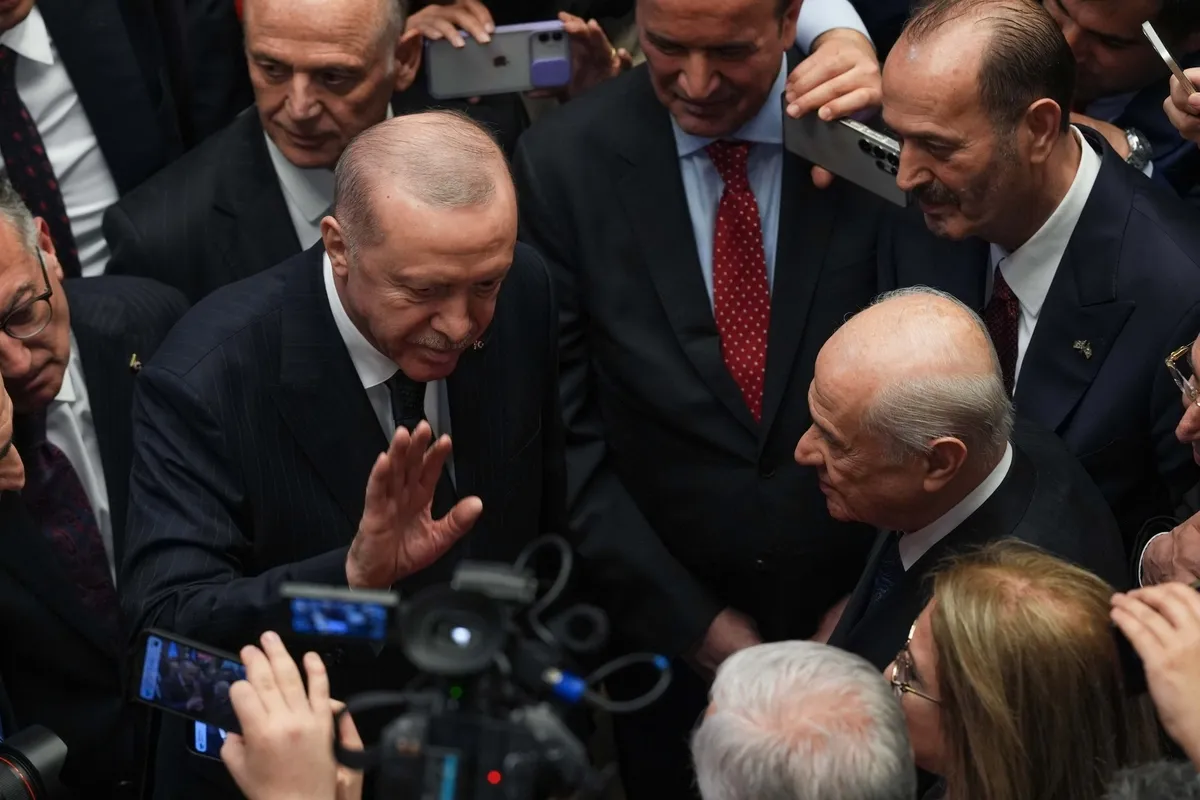 baskan-erdogan-23-nisan-resepsiyonunda-sadettin-saran-ile-gorustu-1776970295571.jpeg Başkan Erdoğan, 23 Nisan Resepsiyonu’nda Sadettin Saran ile görüştü-4