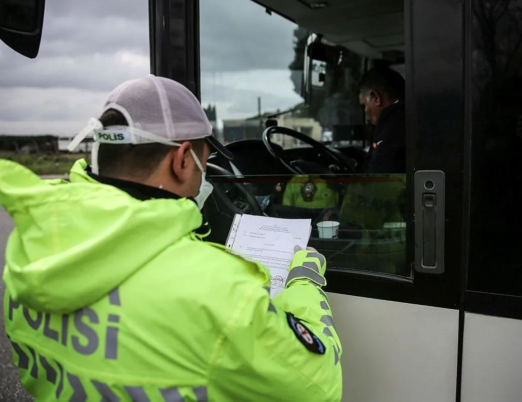 Polis tek tek durdurdu