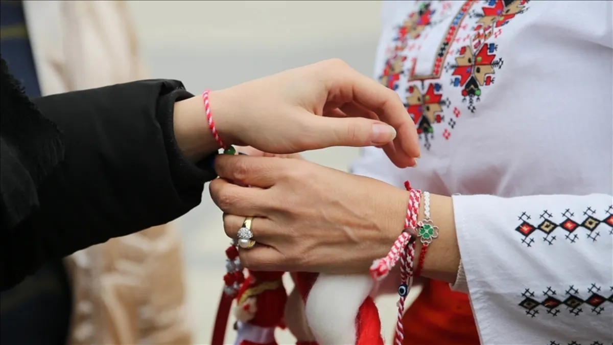 Baharın kırmızı beyaz simgesi: Marteniçka ne zaman takılır, anlamı nedir? Balkan geleneğinin kökeni