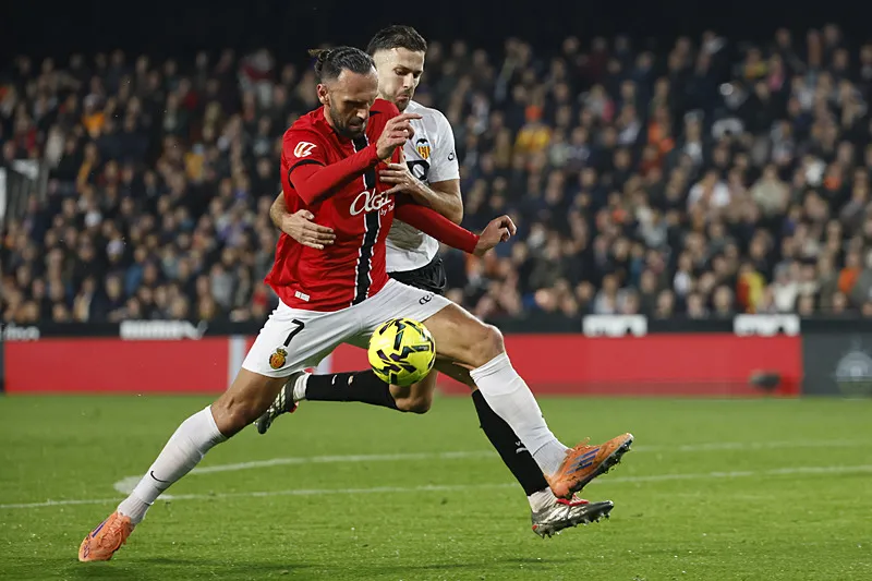 Fenerbahçe eski yıldızına yeniden forma giydirecek! - 23