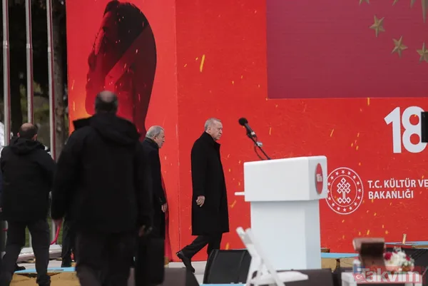 Şehitlere vefa... Başkan Erdoğan, Çanakkale'de şehitliklere karanfil bıraktı - 24