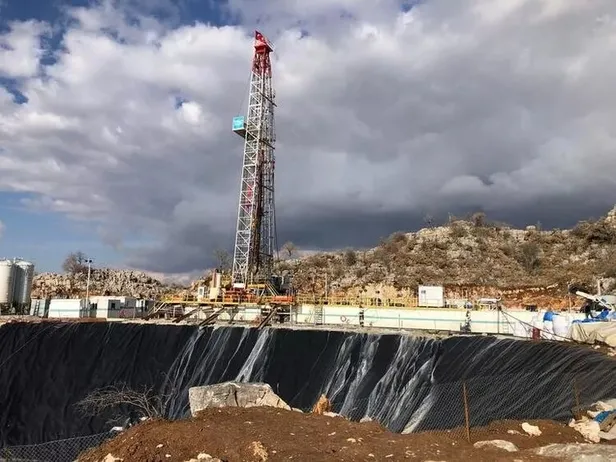 cudi-gabar-petrol-rezervi-ne-kadar-turkiye-gunluk-petrol-tuketimi-cudi-gabar-petrol-kalitesi-nasil-bakan-soylu-1683097903957.jpeg Türkiye GÜNLÜK PETROL TÜKETİMİ | Cudi Gabar petrol kalitesi nasıl? Bakan Soylu açıkladı! "Bulunan petrol..." CUDİ GABAR PETROL rezervi ne kadar?-2