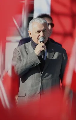 Başbakan Yıldırım: Türk milleti diz çökmez