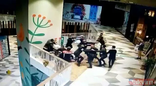 Çarşı pazar karıştı! AVM'de görülmemiş kavga birbirlerine girdiler - 4