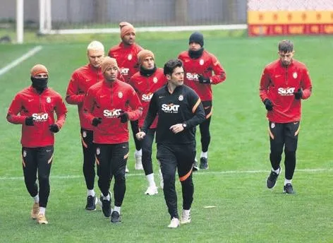 super-4lu-sahne-aliyor-firtina-galatasaray-derbisine-1642806201770.jpeg Süper 4'lü sahne alıyor! Fırtına Galatasaray derbisine hücum hattında 4 yıldızıyla sahne alacak-9