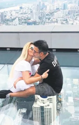 Emrah eşi Sibel Erdoğan'la Tayland’da adrenalin dolu anlar yaşadı