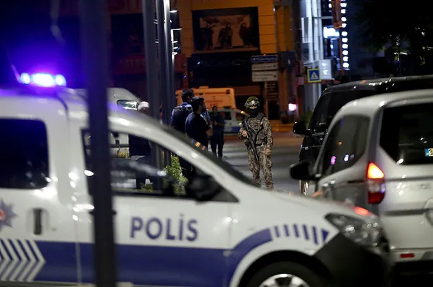 İstanbul'da lüks AVM'ye ateş açan zanlılar gözaltında