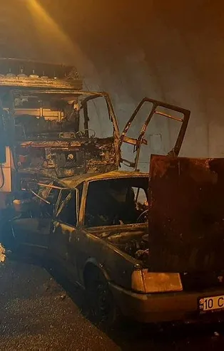 Son dakika: İzmir-Aydın Otoyolu’nda feci kaza! 4 kişi yanarak can verdi