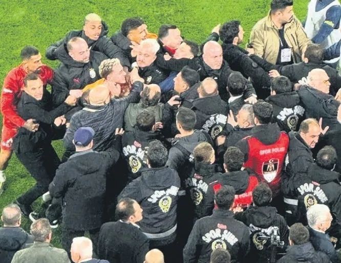 4 isme ‘saldırı’dan sevk