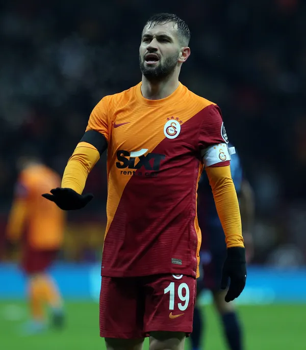 galatasaray-transfer-haberleri-buruktan-flas-karar-o-isimle-yollar-ayriliyor-1656319248616.jpg