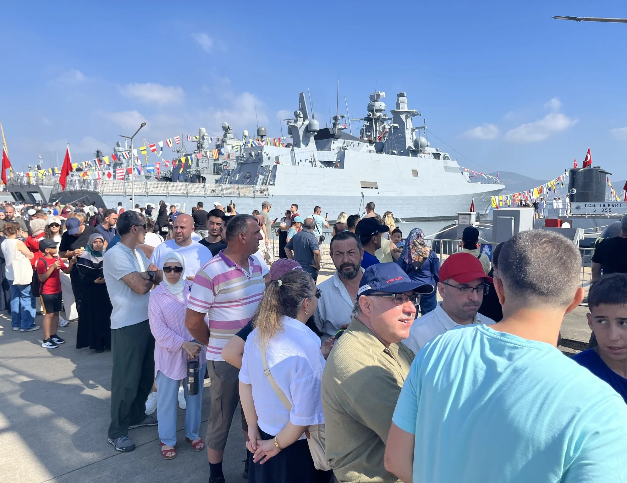 TEKNOFEST Mavi Vatan kapanış gününde yoğun ilgi gördü: Ziyaretçiler yerli savunma teknolojilerini inceledi