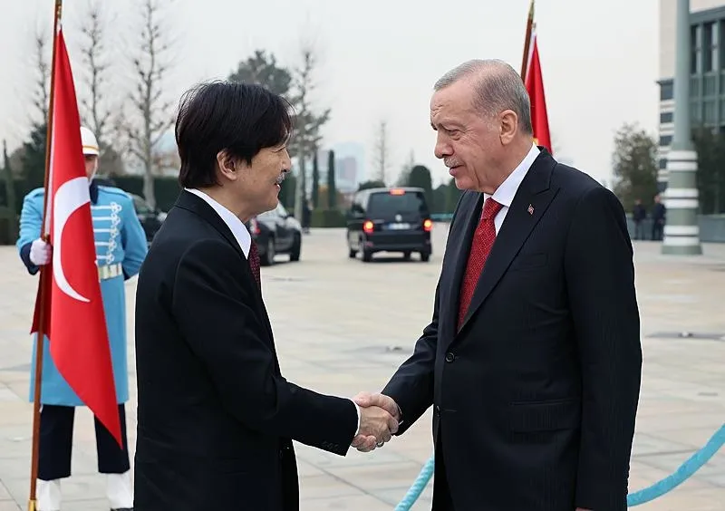 Başkan Recep Tayyip Erdoğan, Türkiye'ye ziyarette bulunan Japonya Veliaht Prensi Fumihito'yu Cumhurbaşkanlığı Külliyesi'nde resmi törenle karşıladı. (AA)