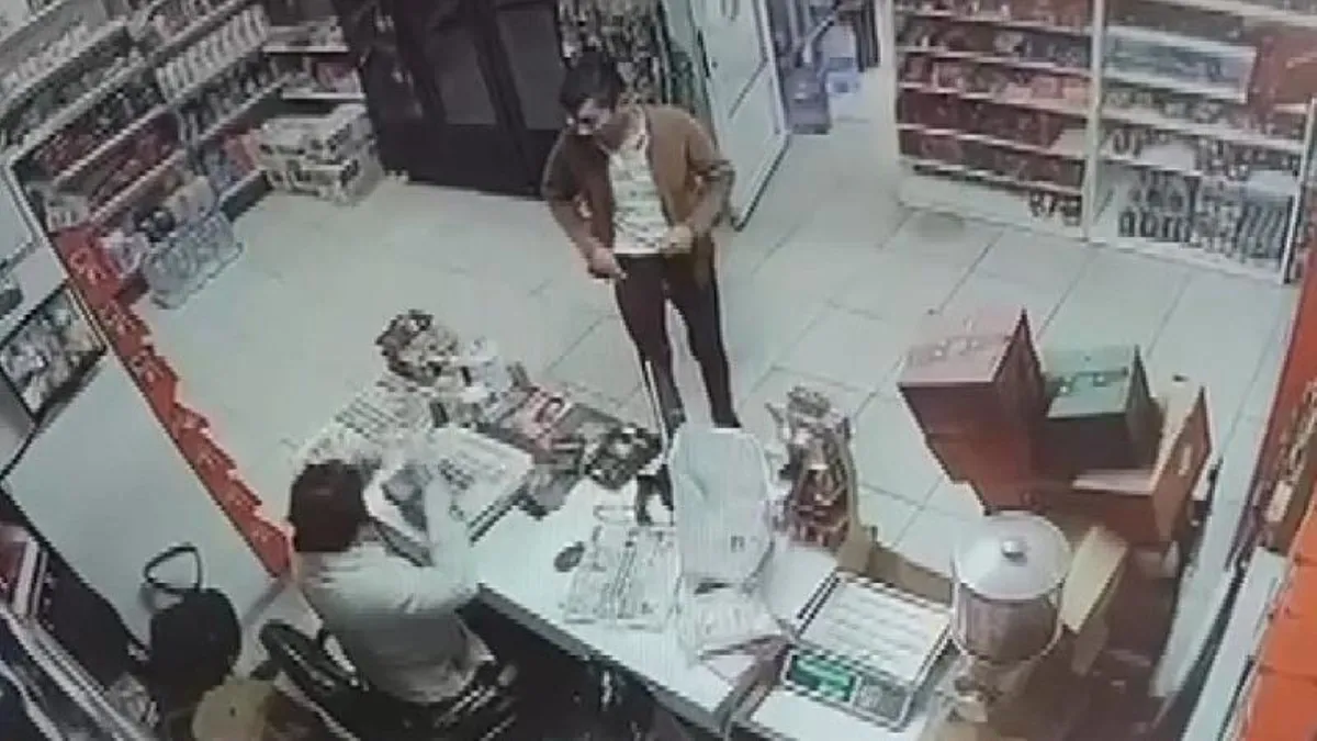 İzmir'de markete giren sapık kısa sürede yakalandı