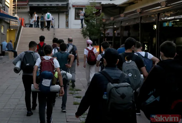 Son dakika: 86 yıl sonra bir ilk: Vatandaşlar Ayasofya'da ilk namaz için akın ettiler - 1