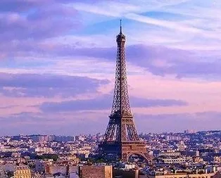 Paris’te ırkçı uygulama