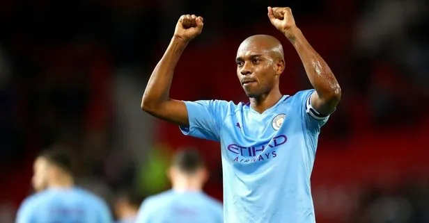 Fernandinho kapıları kapattı!