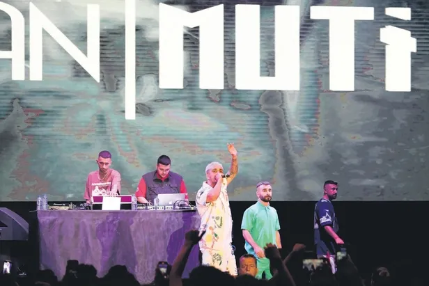 basarili-oyuncu-oktay-kaynarca-ben-bu-cihana-sigmazam-projesiyle-atv-ekranlarina-donuyor-1656702964564.jpeg Başarılı oyuncu Oktay Kaynarca "Ben Bu Cihana Sığmazam" projesiyle ATV ekranlarına dönüyor-12