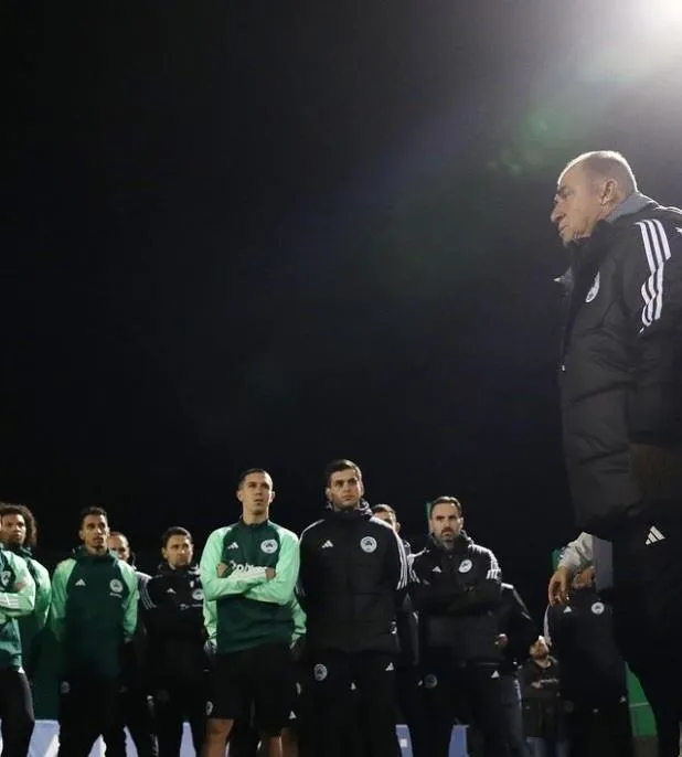 fatih-terim-panathinaikos-ile-ilk-antrenmanina-cikti-iste-o-goruntuler-1703698648732.jpeg Fatih Terim Panathinaikos ile ilk antrenmanına çıktı! İşte o görüntüler-1