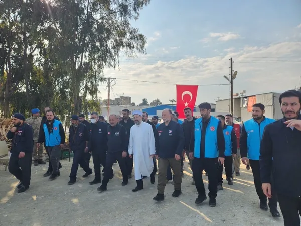 Hatay'da kirli provokasyon: Kemal Kılıçdaroğlu'nun ziyareti öncesi CHP'li belediye Türk bayraklarını indirdi-4