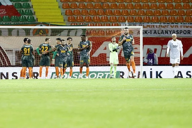 Beşiktaş'a karşı ilk galibiyet: Lider Aytemiz Alanyaspor'un evinde bileği bükülmüyor-6